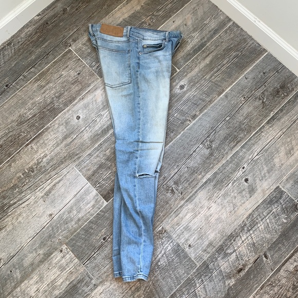 Cheap Monday jeans with cut knees - Picture 3 of 5